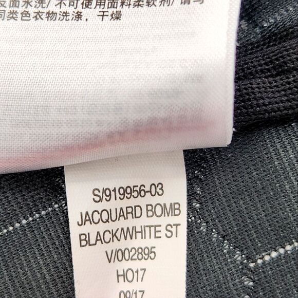 GAP Fit Jacquard Quilted Bomber Jacket Womens Size Small Black White Hexagon - Picture 9 of 9